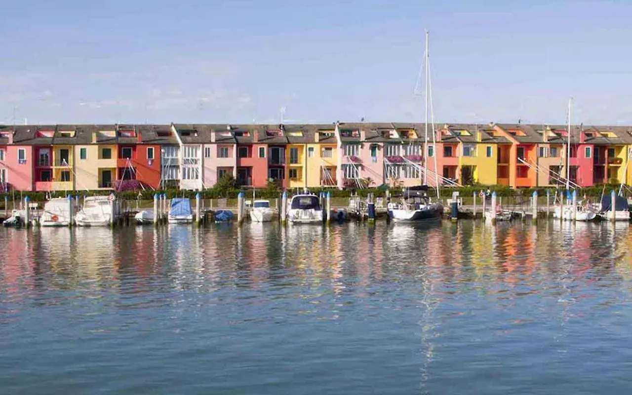 A Few Steps From The Beach With Shared Pool Porto Santa Margherita di Caorle