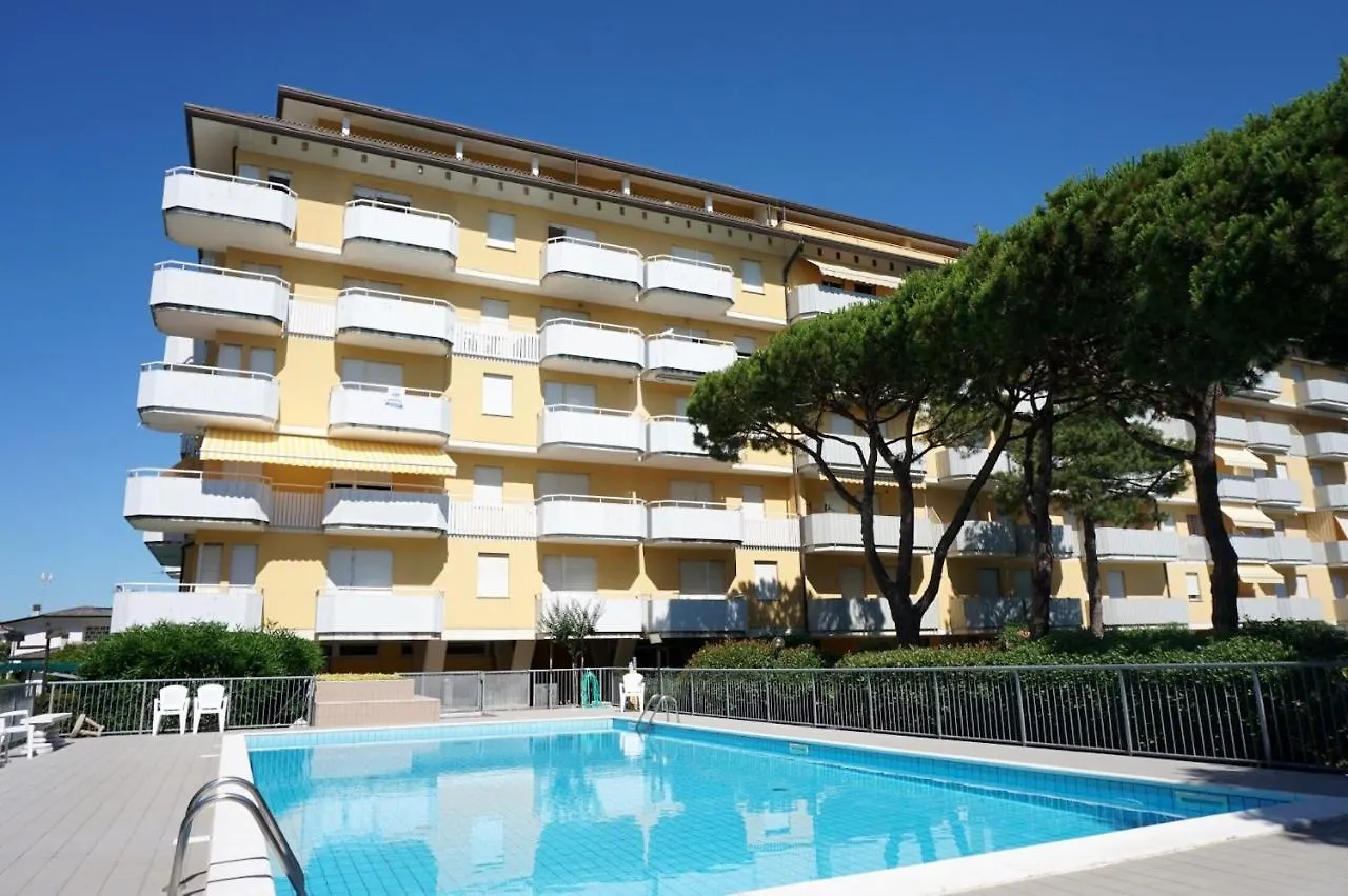 A Few Steps From The Beach With Shared Pool بورتو سانتا مارغريتا دي كاورل شقة