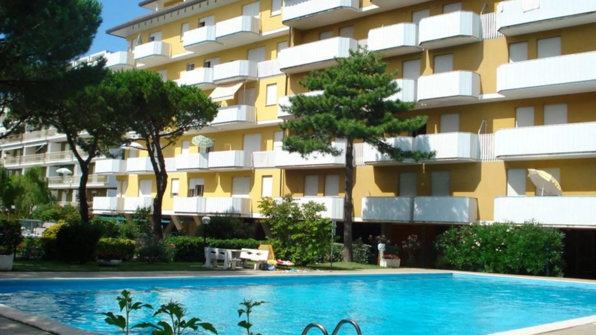 A Few Steps From The Beach With Shared Pool Porto Santa Margherita di Caorle Apartament
